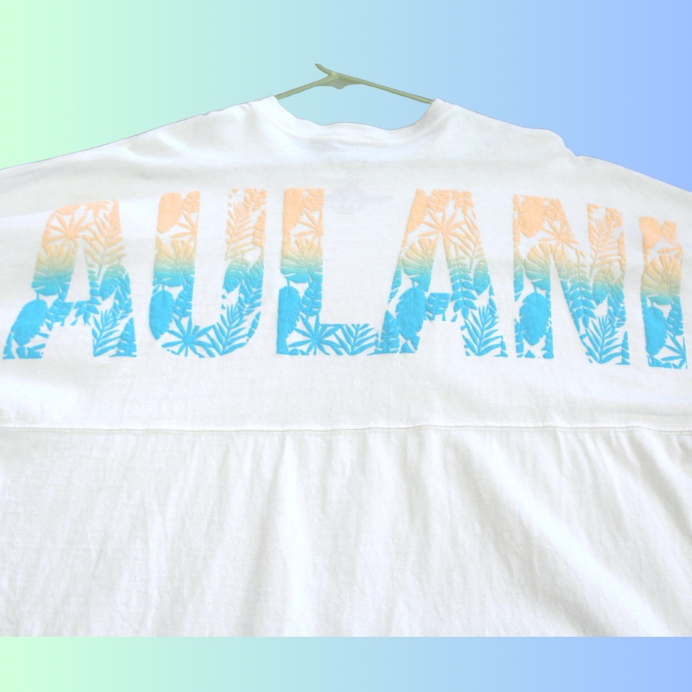 Disneys Aulani Resort official Spirit Jersey sz M- like new!